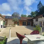 Vakantiehuis Les Jardins De Shambhala Montrem