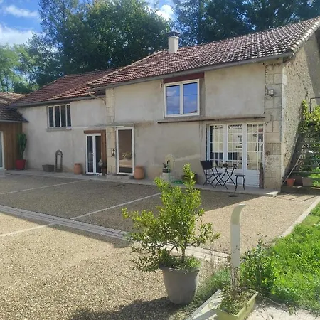 Holiday home Les Jardins De Shambhala Montrem
