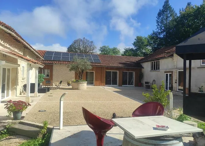 Σπίτι διακοπών Les Jardins De Shambhala Montrem